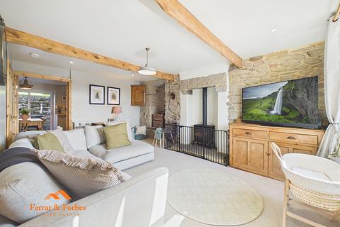 3 bedroom terraced house for sale, New Row, Colne BB8