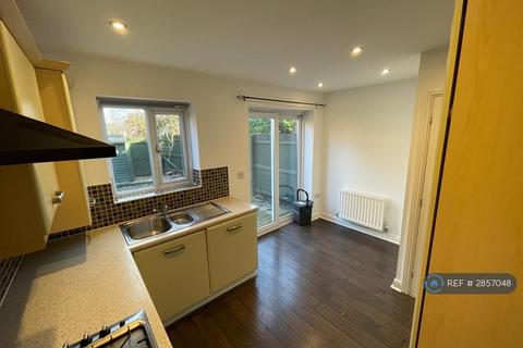 3 bedroom terraced house to rent, Thorneycroft Drive, Warrington, WA1