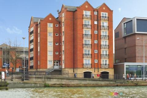2 bedroom apartment to rent, Grantavon House, Brayford Wharf East