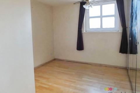 2 bedroom apartment to rent, Grantavon House, Brayford Wharf East