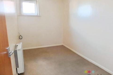 2 bedroom apartment to rent, Grantavon House, Brayford Wharf East
