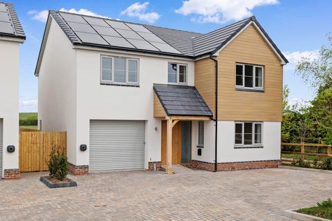 4 bedroom detached house for sale, 2 Oakmere, Evesham Road, Upper Moore, Pershore, Worcestershire.  WR10 2JR