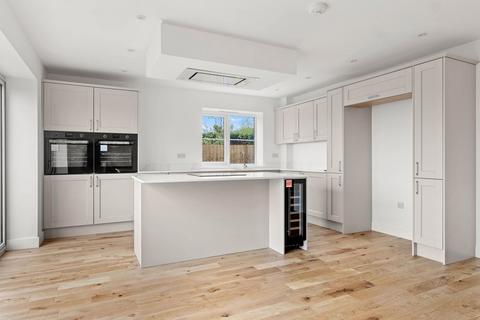 4 bedroom detached house for sale, 2 Oakmere, Evesham Road, Upper Moore, Pershore, Worcestershire.  WR10 2JR