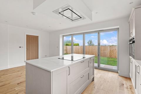 4 bedroom detached house for sale, 2 Oakmere, Evesham Road, Upper Moore, Pershore, Worcestershire.  WR10 2JR