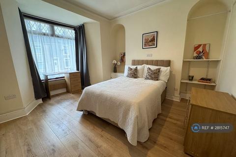 1 bedroom in a house share to rent, Sebastopol St, Swansea, SA1