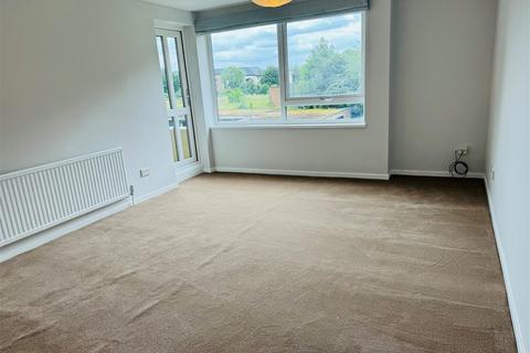 2 bedroom flat to rent, Maltings Court, Hoe Lane SG12