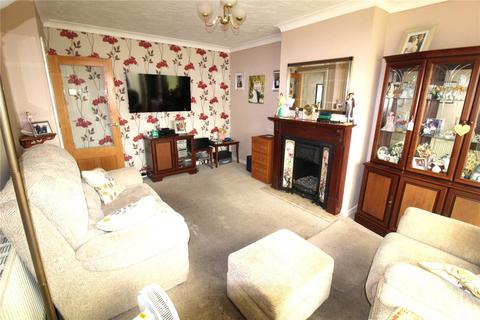 2 bedroom bungalow for sale, Ashingdon Road, Rochford, Essex, SS4