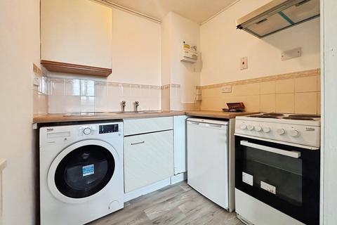 1 bedroom flat to rent, Bushfield Court, PETERBOROUGH, PE2