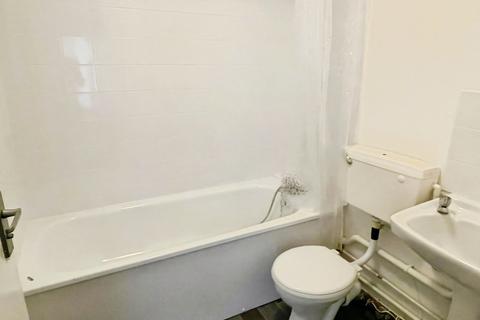 1 bedroom flat to rent, Bushfield Court, PETERBOROUGH, PE2