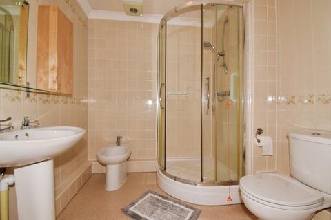 2 bedroom flat for sale, London Road, Leicester