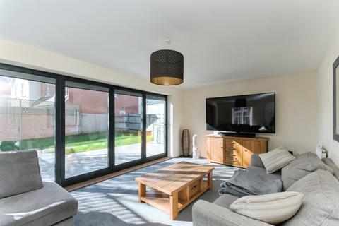 4 bedroom detached house for sale, Berkley Avenue, Hailsham, East Sussex, BN27