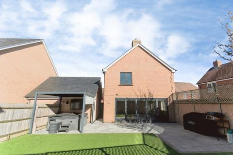 4 bedroom detached house for sale, Berkley Avenue, Hailsham, East Sussex, BN27