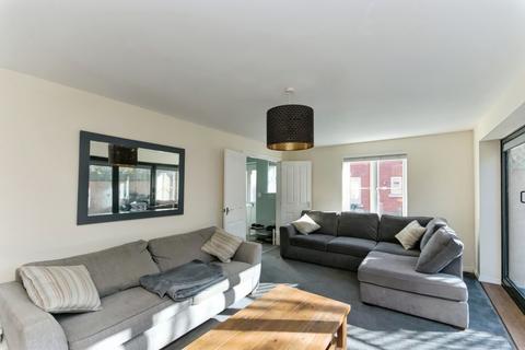 4 bedroom detached house for sale, Berkley Avenue, Hailsham, East Sussex, BN27