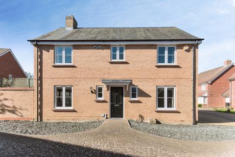 4 bedroom detached house for sale, Berkley Avenue, Hailsham, East Sussex, BN27