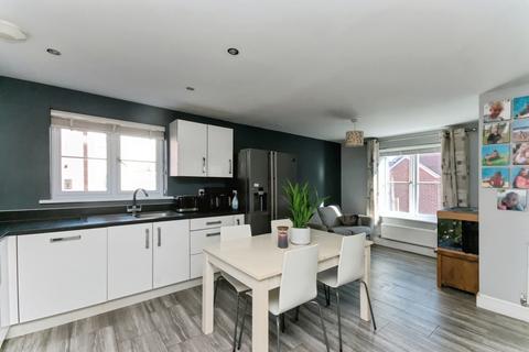 4 bedroom detached house for sale, Berkley Avenue, Hailsham, East Sussex, BN27