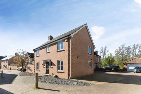 4 bedroom detached house for sale, Berkley Avenue, Hailsham, East Sussex, BN27