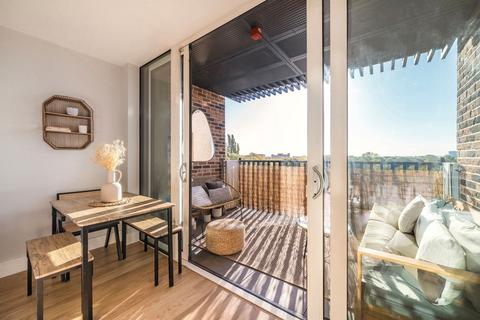 2 bedroom flat for sale, Greyhound Parade, Wimbledon SW17