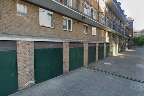 Garage to rent, Beckway Street, London SE17
