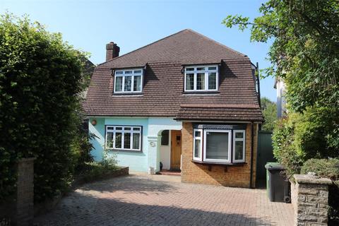 RANDALLS ROAD, LEATHERHEAD, KT22