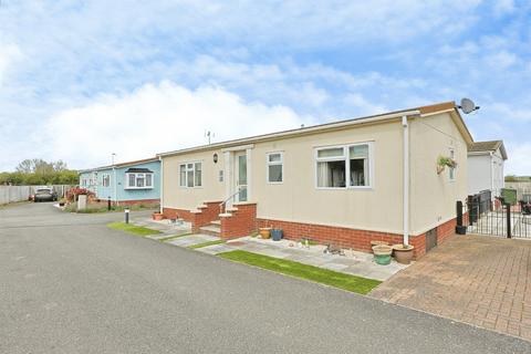 2 bedroom park home for sale, Plumtree Mobile Home Park, Marham