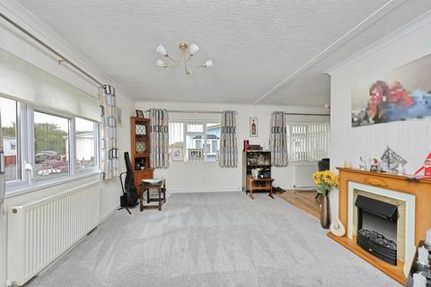 2 bedroom park home for sale, Plumtree Mobile Home Park, Marham