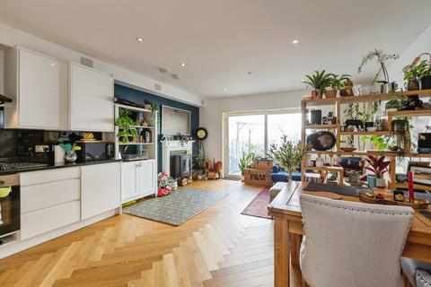 2 bedroom ground floor maisonette for sale, Fleet Road, London, NW3