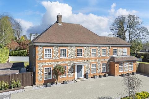 Ruxley Crescent, Claygate, Esher