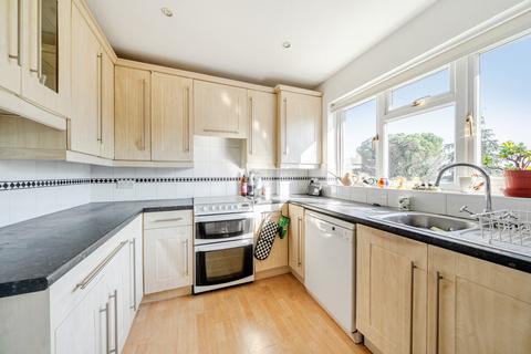 2 bedroom maisonette for sale, Friern Park, North Finchley, London, N12