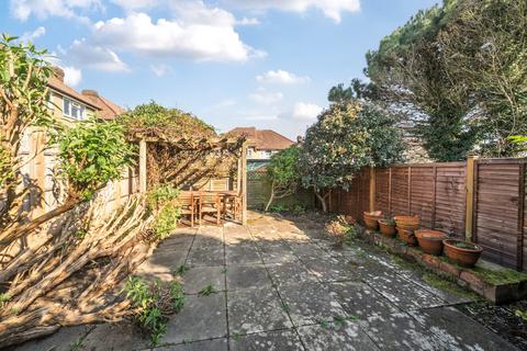 2 bedroom maisonette for sale, Friern Park, North Finchley, London, N12