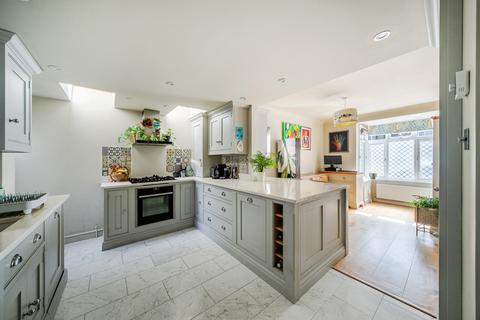 3 bedroom semi-detached house for sale, York Road, Guildford, GU1