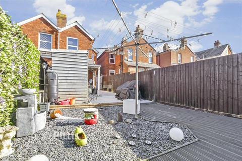 3 bedroom semi-detached house for sale, Oakfield Road, East Cowes PO32