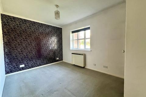 1 bedroom apartment for sale, Heather Close, Guildford, Surrey, GU2