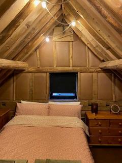 2 bedroom detached house to rent, Jasons Hill, HP5