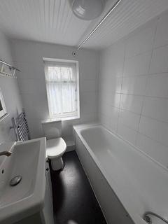 2 bedroom terraced house to rent, Nuneaton Road, Dagenham