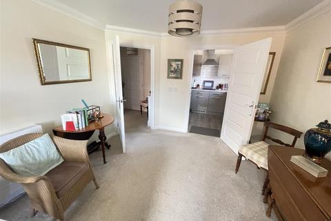 2 bedroom retirement property for sale, Sarum Lodge, Salisbury SP1