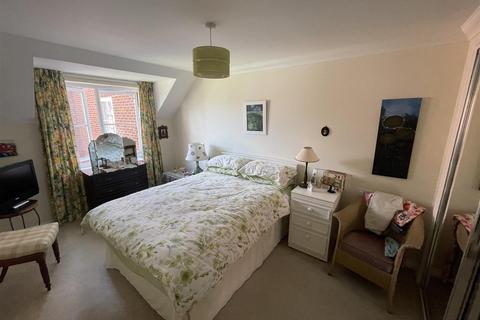 2 bedroom retirement property for sale, Sarum Lodge, Salisbury SP1
