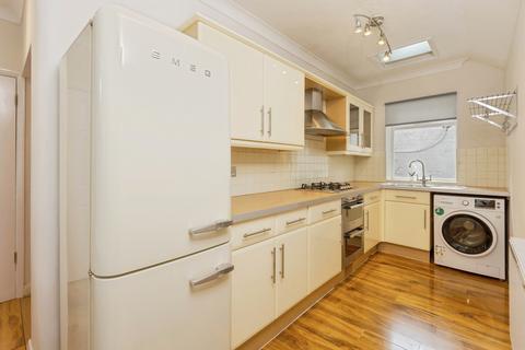 2 bedroom flat for sale, Broadwater Down, Tunbridge Wells, Kent, TN2