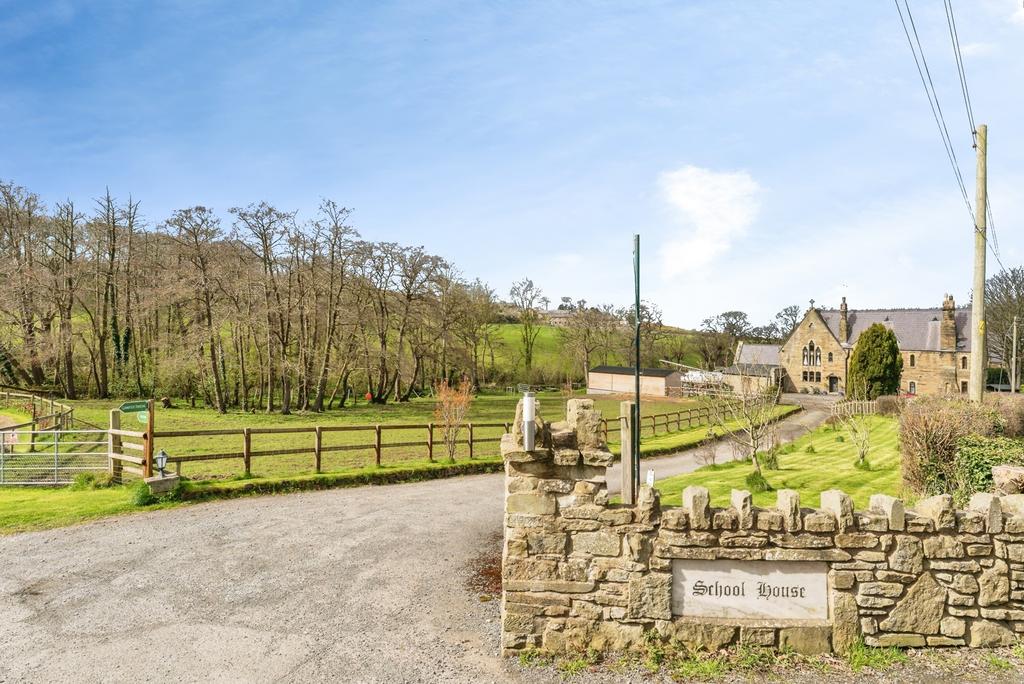 4 bedroom link detached house for sale