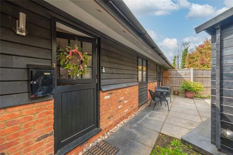 2 bedroom semi-detached house for sale, Hatch Farm Mews, Addlestone KT15
