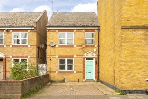 Louisa Gardens, Stepney, London, E1