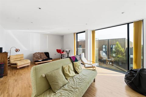 4 bedroom terraced house to rent, Millbay Road, Plymouth