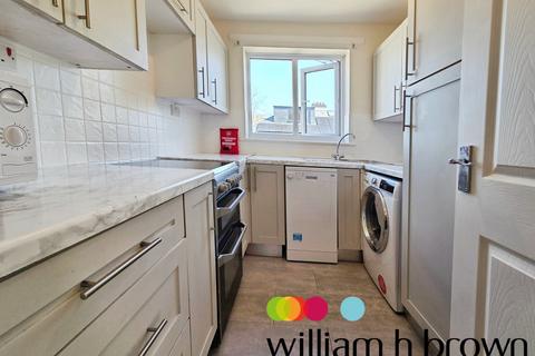 2 bedroom apartment to rent, Brooklands Walk, CHELMSFORD