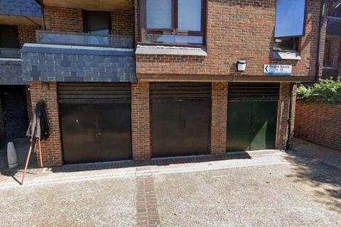 Garage to rent, Galatea Square, London SE15