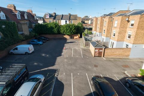 2 bedroom flat for sale, Addington Street, Ramsgate, CT11