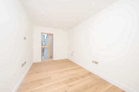 2 bedroom flat to rent, Hampden Road, Kingston Upon Thames KT1
