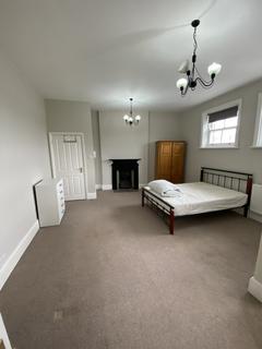Studio to rent, Studio Flat – The Salisbury Hotel, Grand Parade, London N4