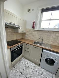 Studio to rent, Studio Flat – The Salisbury Hotel, Grand Parade, London N4