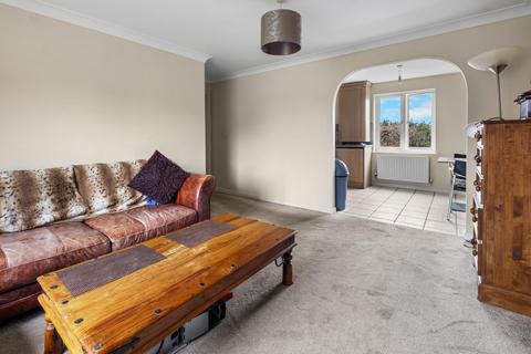 2 bedroom flat for sale, Stratford Gardens, Bromsgrove B60 1EU