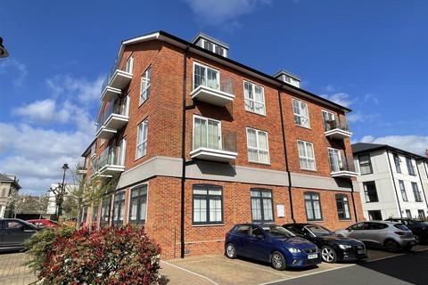 2 bedroom retirement property for sale, Fountain Way, Salisbury SP2