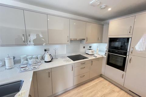 2 bedroom retirement property for sale, Fountain Way, Salisbury SP2